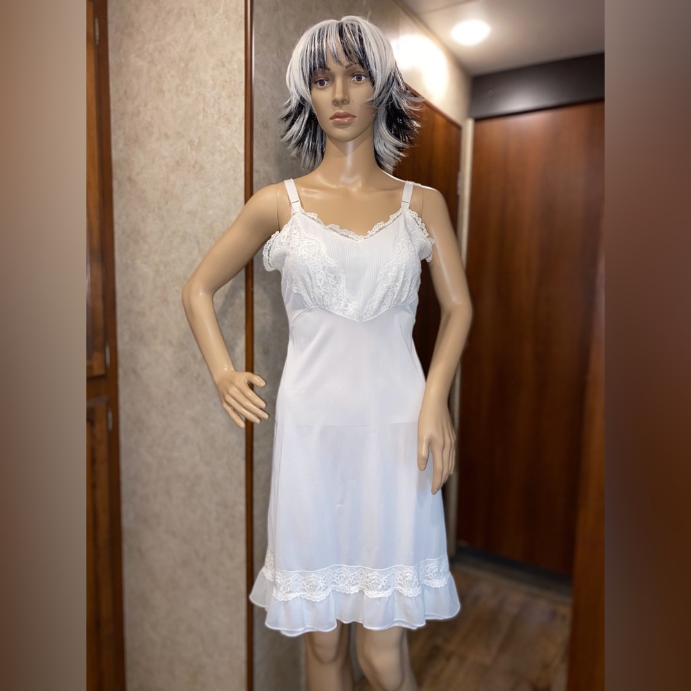 Off White Vintage Full Slip: Sz. 34